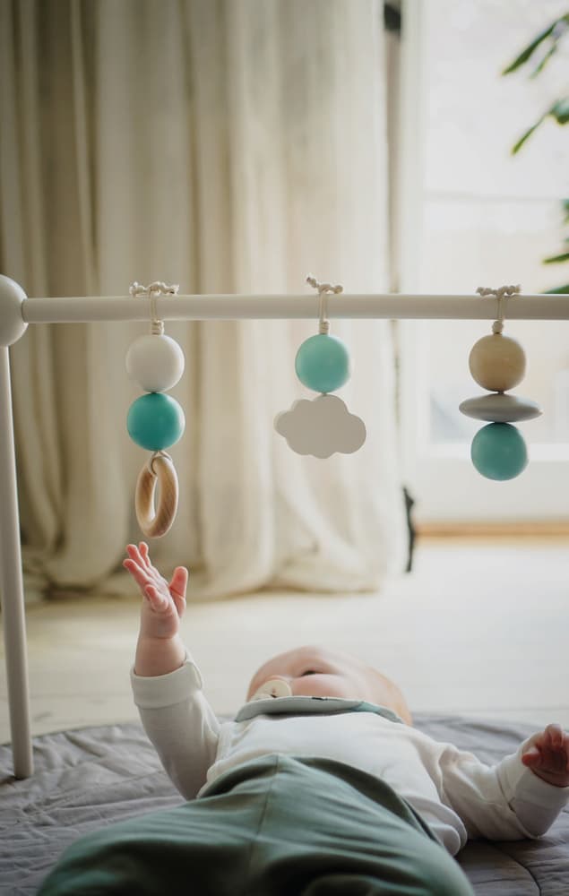 Jouets en bois pour arche d'éveil