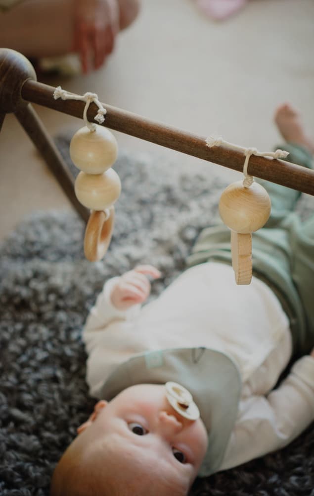 Jouets en bois pour arche d'éveil